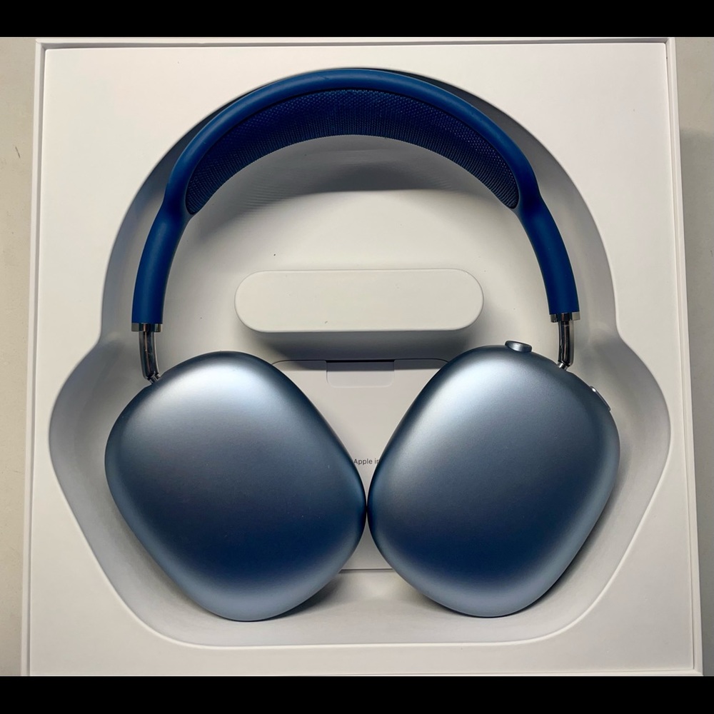 Apple AirPod Max sky blue with blue headband. Six months old